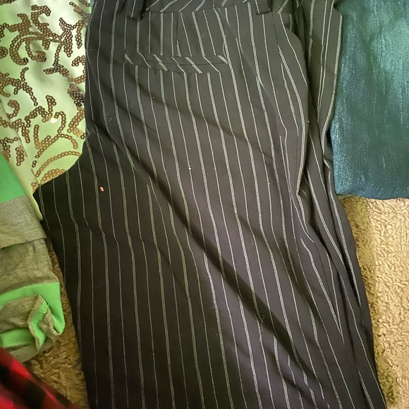 Clothes - Picture 4 of 16